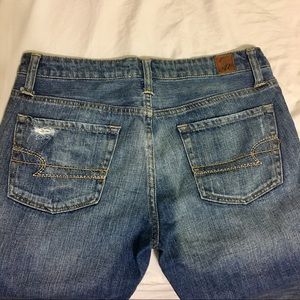 Size 6, American Eagle Boyfriend Distressed Jeans